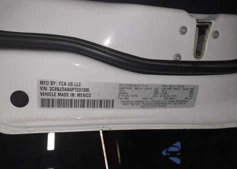 2023 Jeep Compass Sport 4X4 z USA, uszkodzony, nr VIN 3C4NJDAN4PT531395